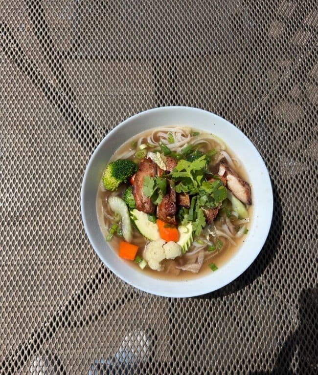 Pho au Poulet et Légumes / Chicken and Vegetables Pho