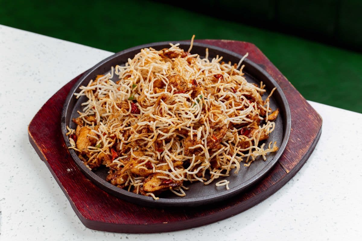 Sizzling Spicy Chicken with Dried Vermicelli 鐵板椒子雞