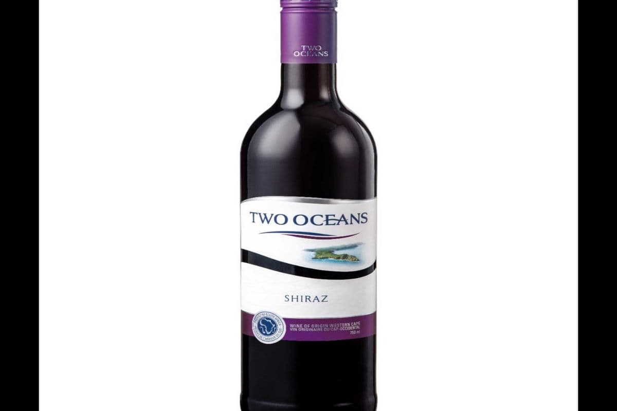 Two Oceans Shiraz (750 ml) (1 x 750 ML )