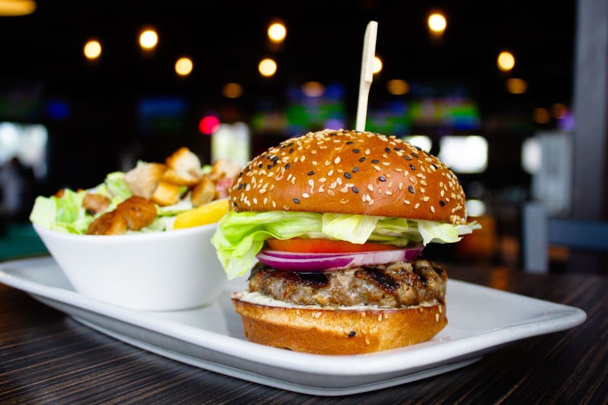 The Classic Burger (6 Oz.)