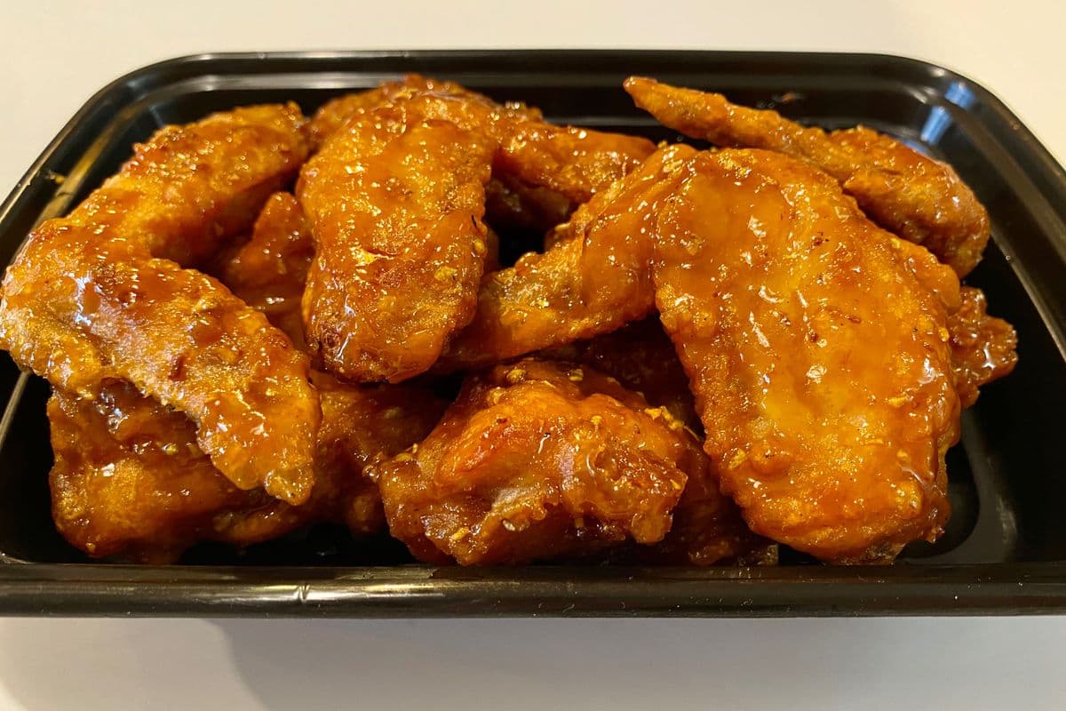 C28 Honey Garlic Chicken Wing