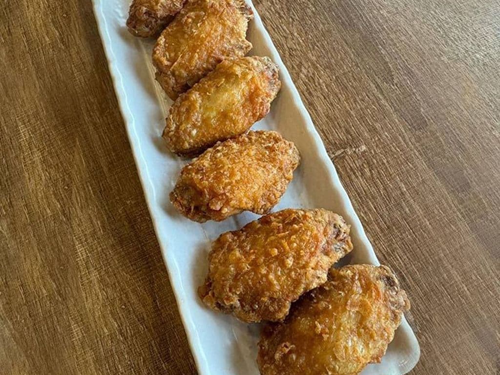H22 Deep Fried Chicken Wings (6Pcs) H22 炸雞翼(6)