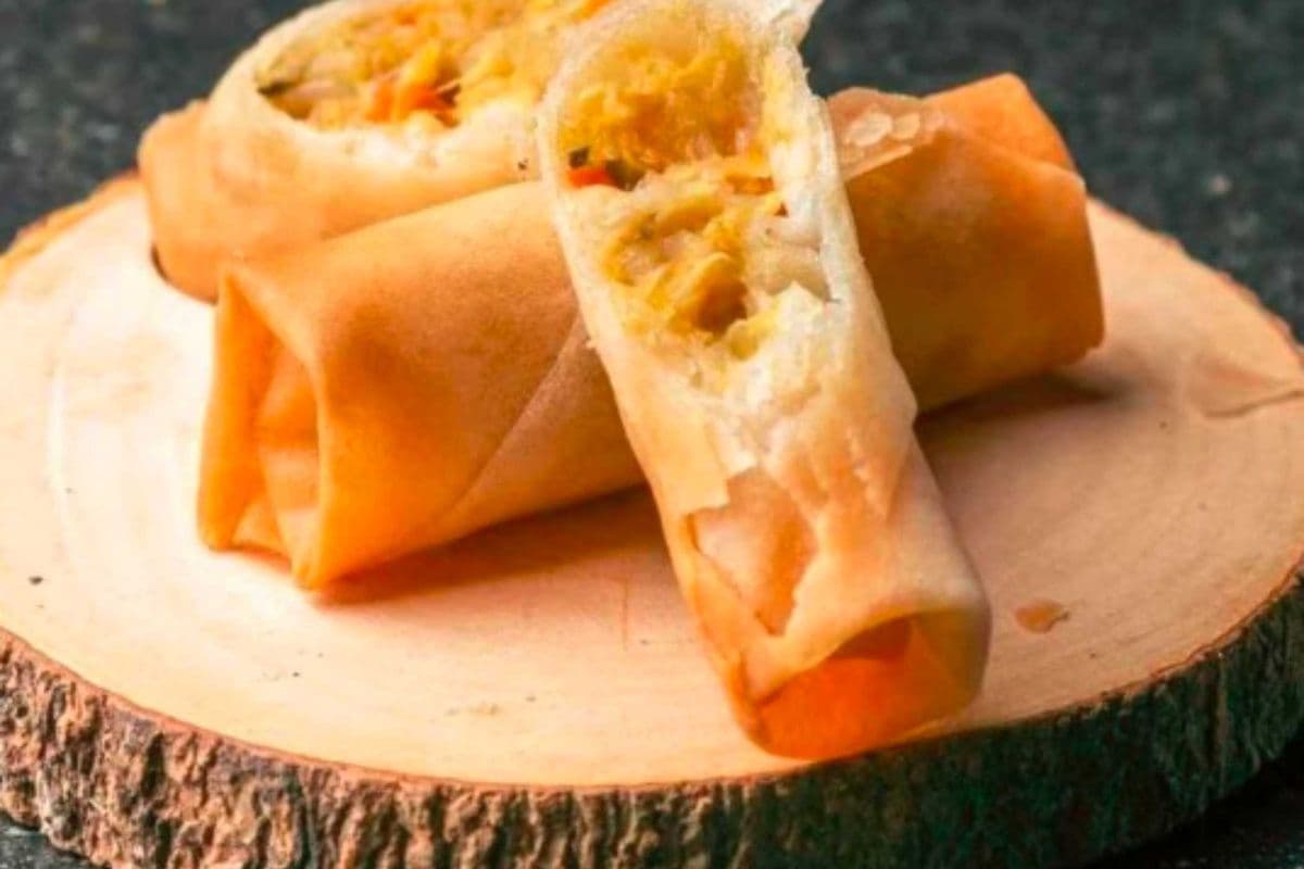 A4. Spring Rolls (6 Pcs) 炸春卷