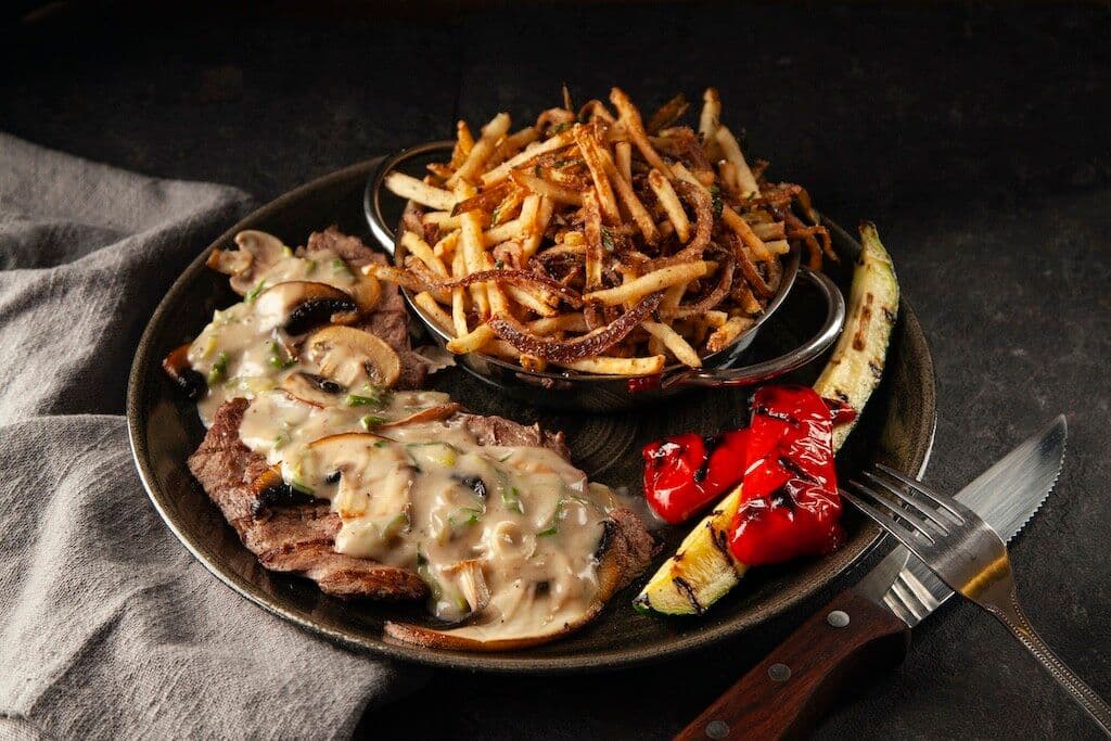 Veau de grain champignons et truffe / Grain-fed Veal Scallopini with Mushrooms and Truffle Sauce