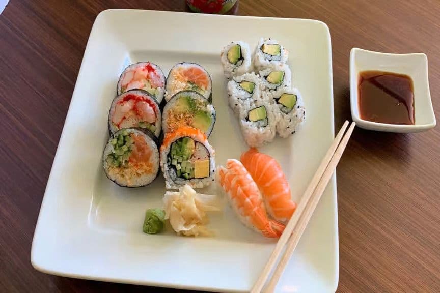 Combo sushi (14 mcx) / Sushi Combo (14 Pcs)