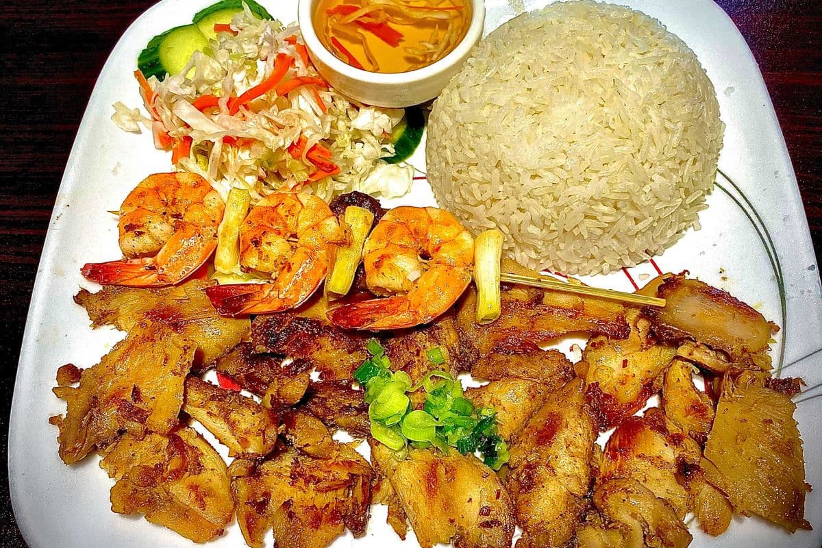 74. Grilled Chicken and Grilled Prawn on Steamed Rice - Com Ga Nuong Va Tom Nuong
