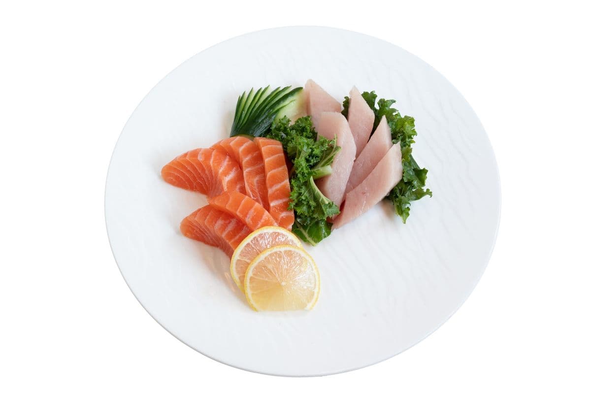 Salmon and Tuna Sashimi (10 pcs)