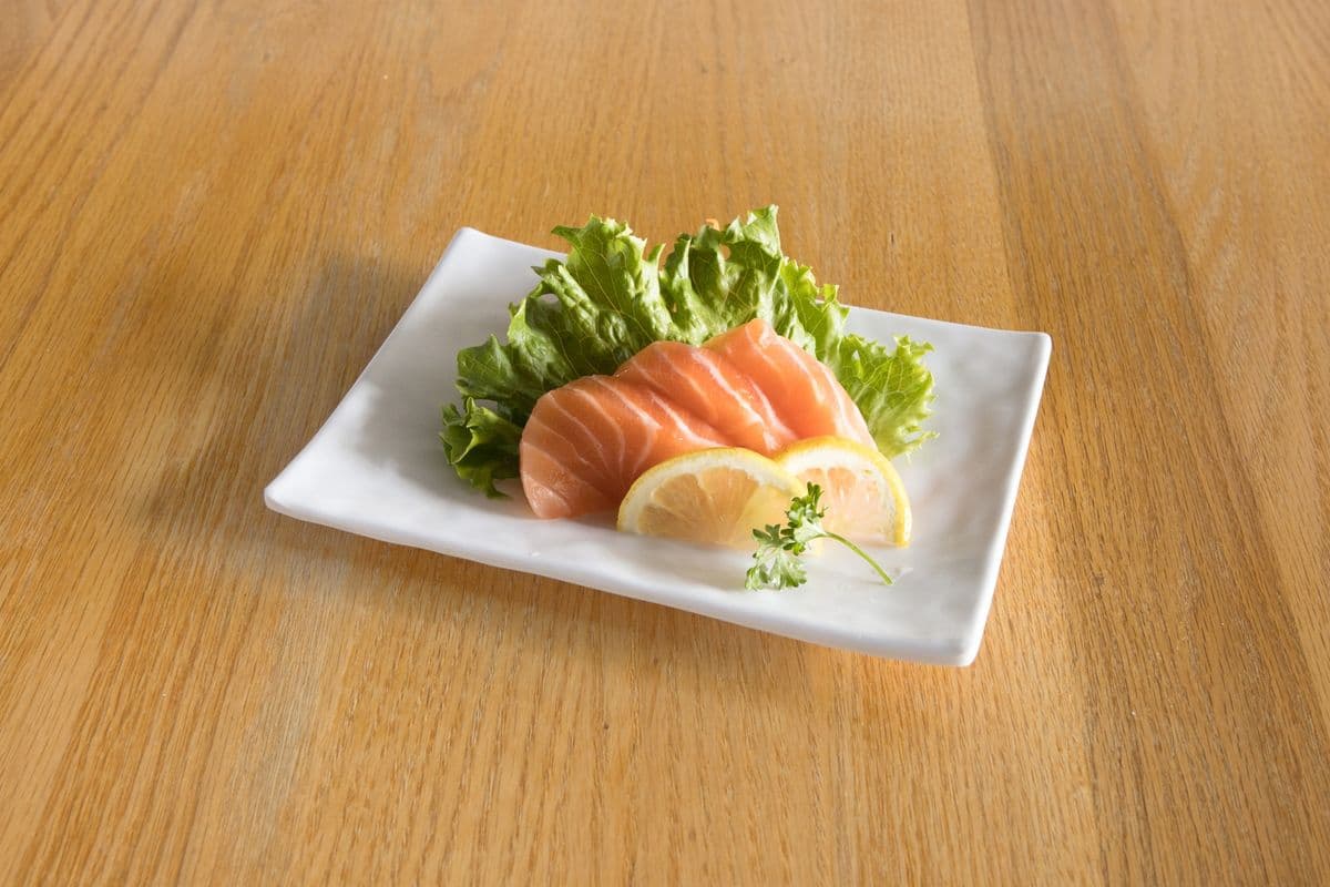 Salmon (Sake) Sashimi (3 pcs)