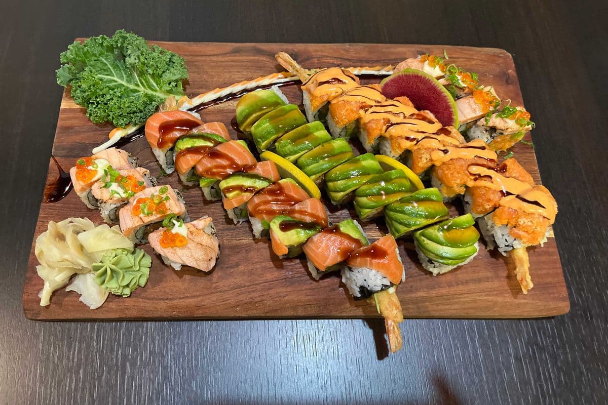 181. Roll Set11 (32pcs) 3 Salmon Combo