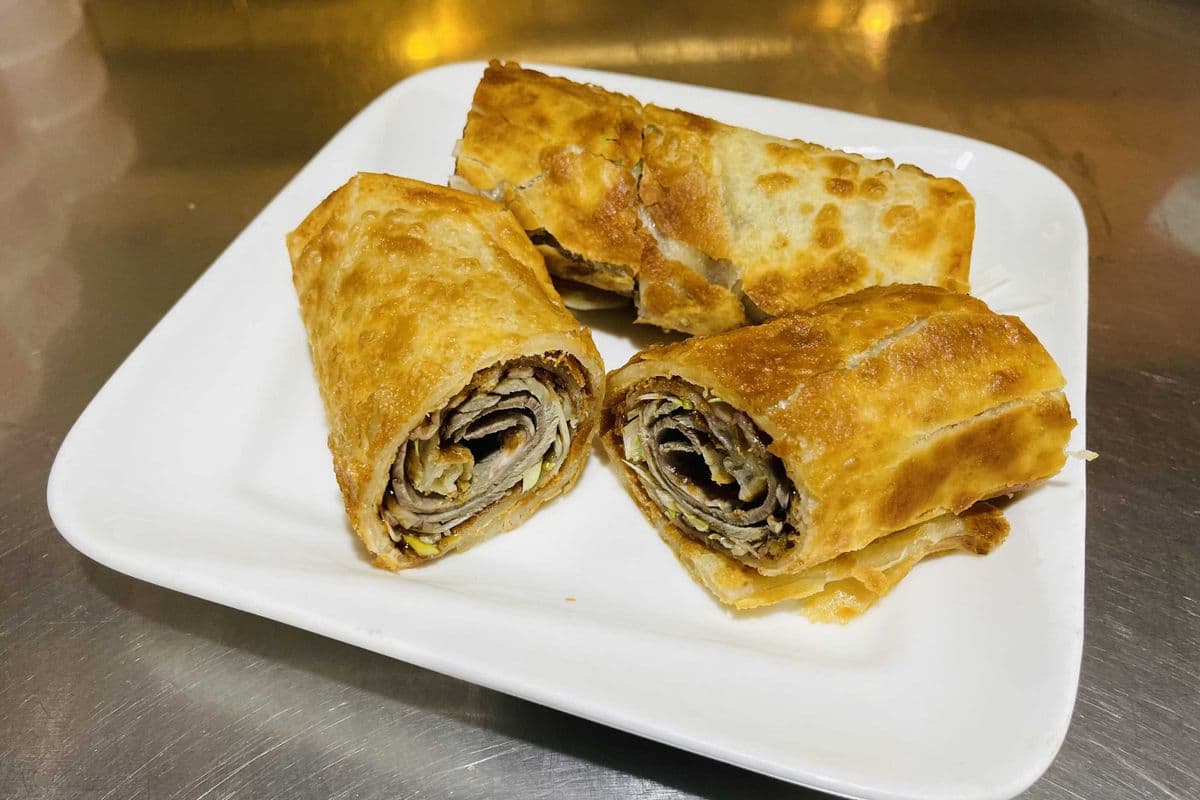 D5. Beef Rolls (牛肉卷餅)