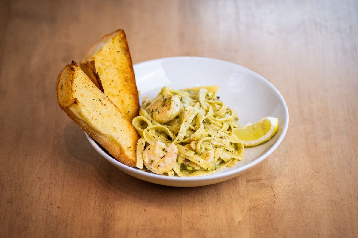 Fettuccine Alla Pesto & Prawns