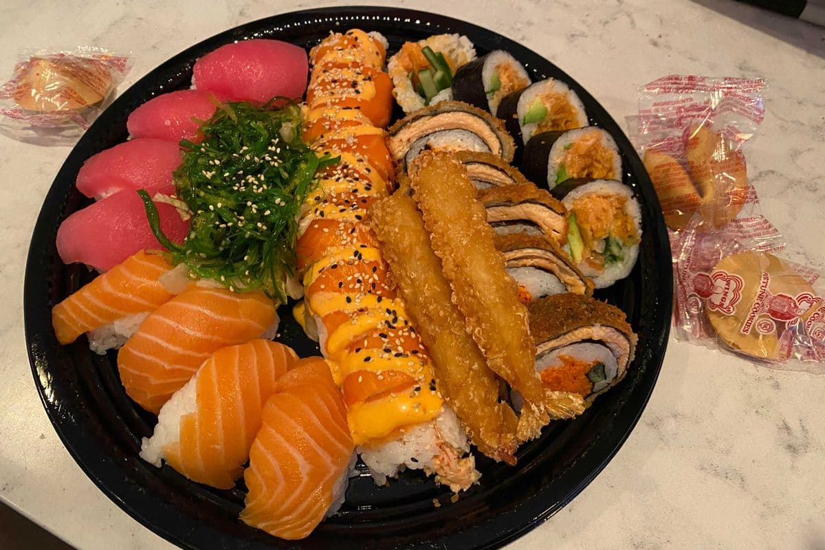 Combo sushi arc-en-ciel