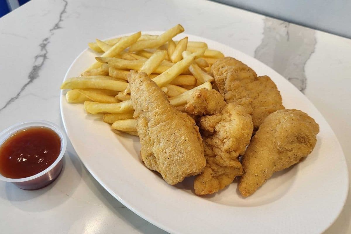 Chicken Fingers Dinner (4 pcs)