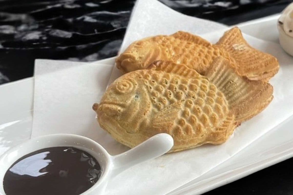 TAIYAKI (2PC: Sweet Red Beans Paste) : Japanese Waffle Cake
