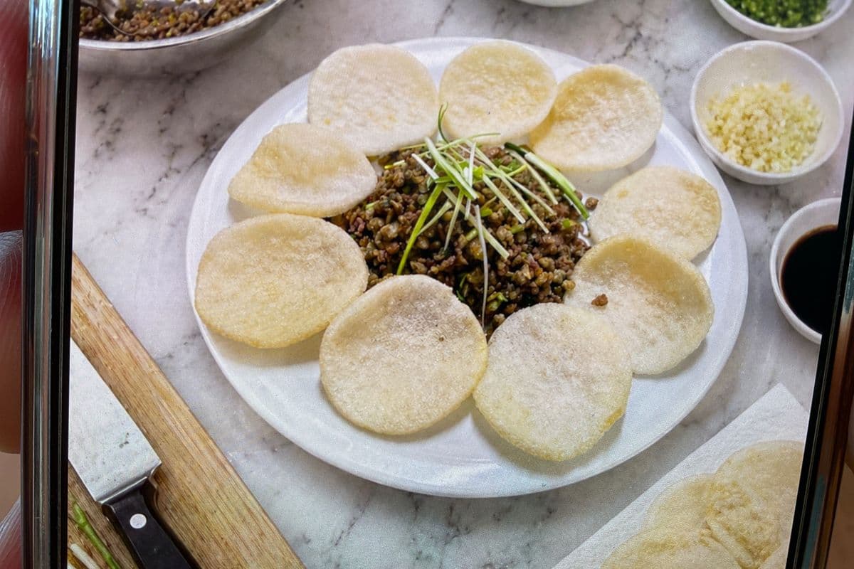 A5. Stir-Fried Baby Clams with shrimp Crackers - Hến Xào Xúc Bánh Phồng Tôm
