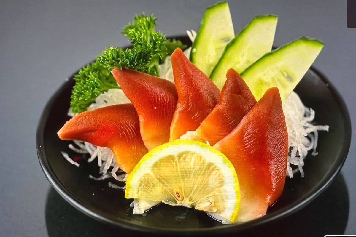 Hokkigai Sashimi (6 pcs)