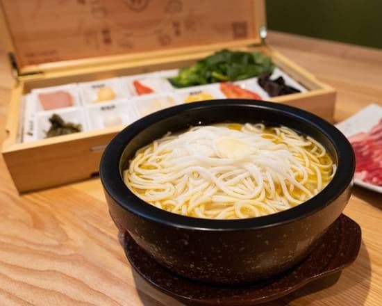 Yunan Sour-spicy flavour soup  / 云南傣味酸汤米线