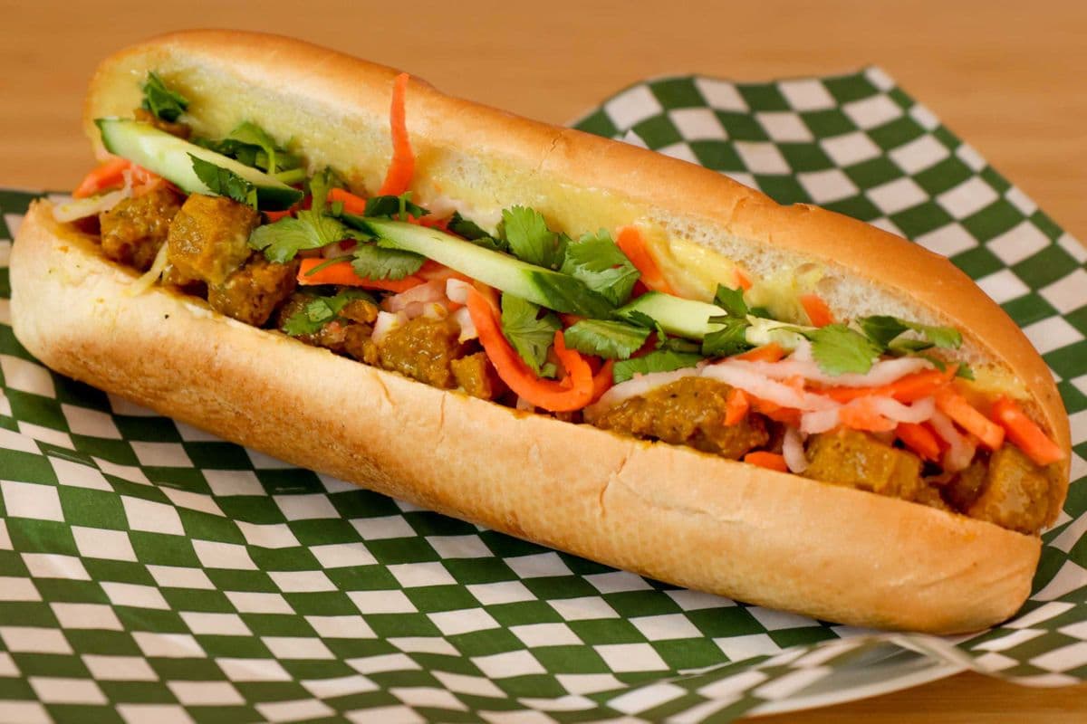 108. Curry Tofu Puffs Baguette - Cari Chay