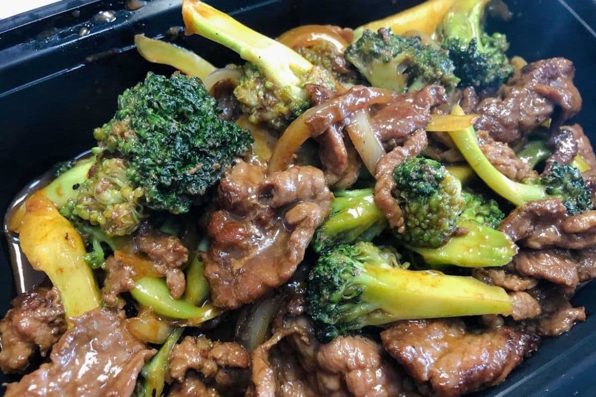 C11. Beef with Broccoli 牛肉西蓝花