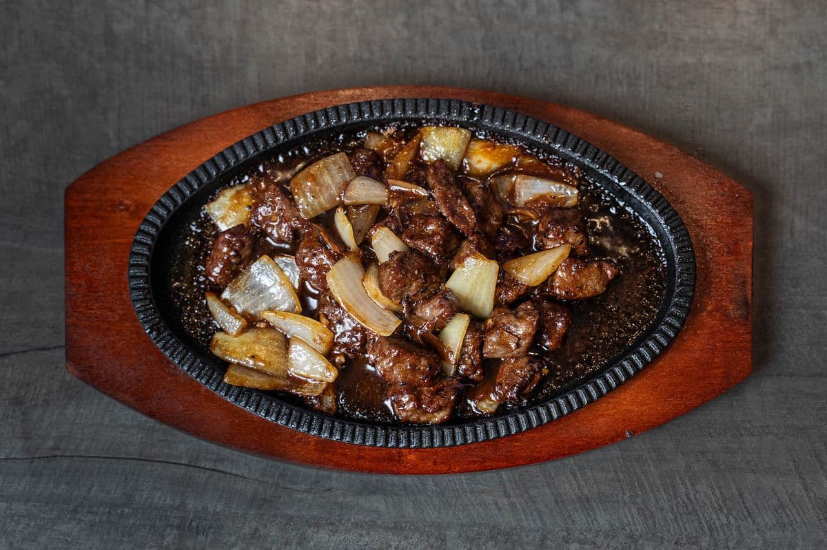 Black Pepper Beef  on Sizzling Plate / 鐵板黑胡椒牛肉(辣)