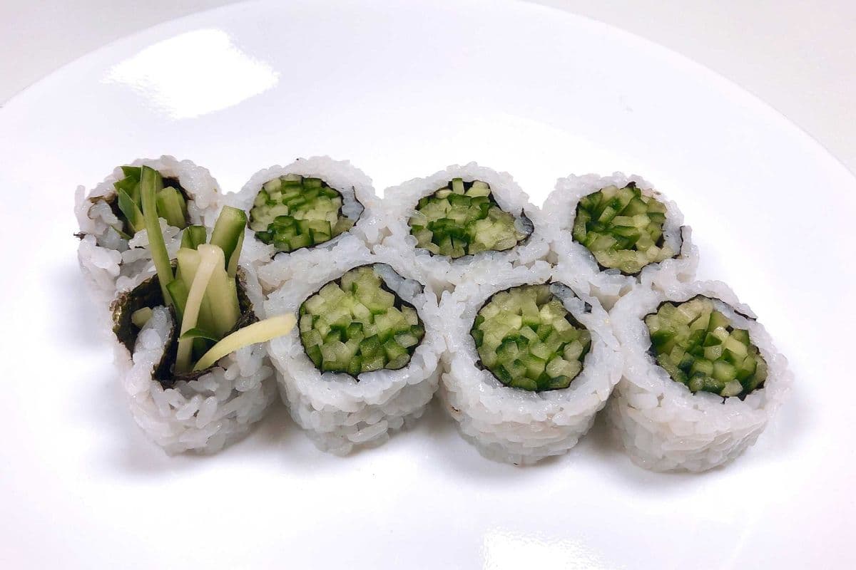 Cucumber Roll (8pcs)