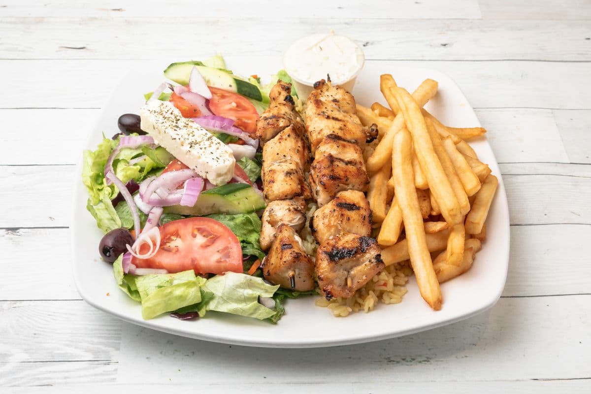 Assiette de souvlakis au poulet (2 mcx) / Chicken Souvlaki Plate (2 pcs)