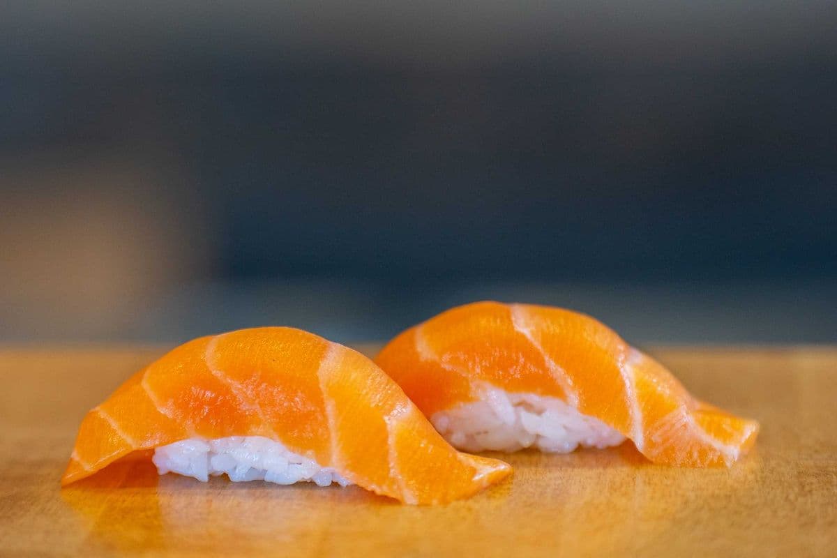 Salmon Nigiri Sushi (1 pc)