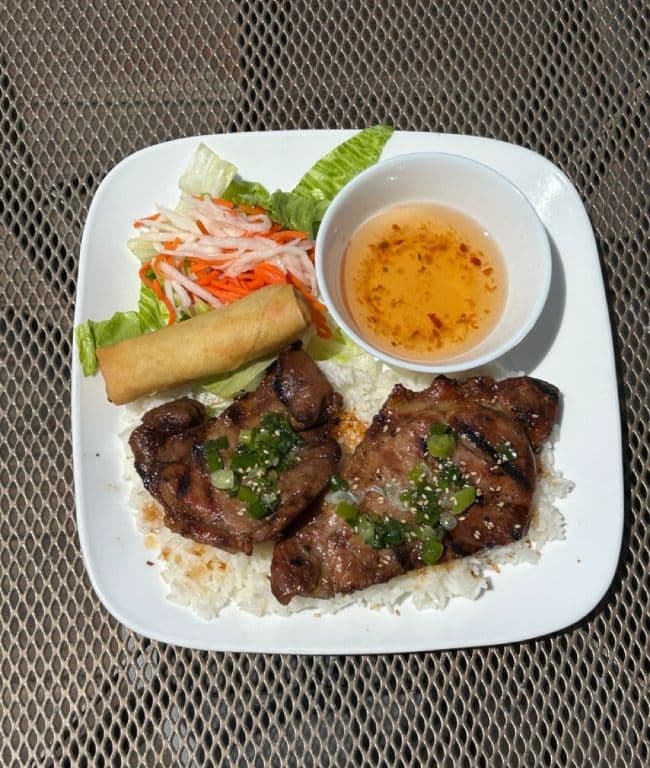 Pork BBQ avec Rouleau Impérial / BBQ Pork with Imperial Roll
