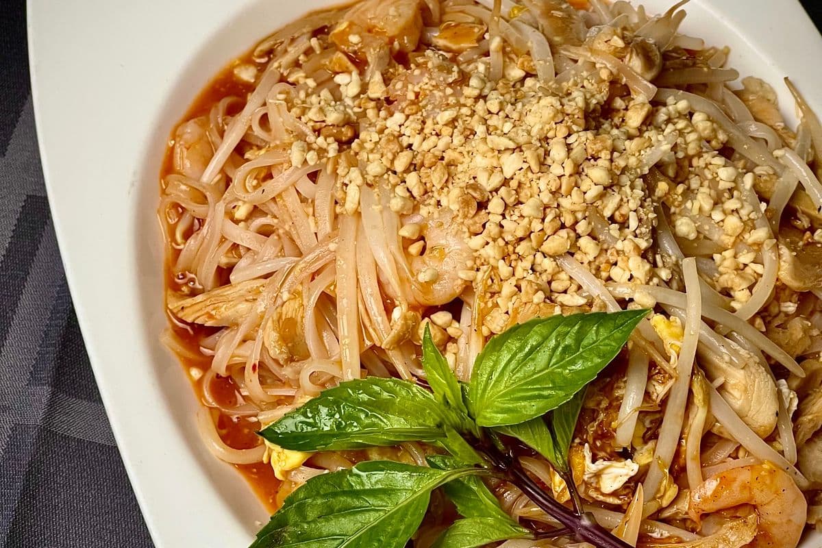 1516. Pad Thai with Chicken and Shrimp