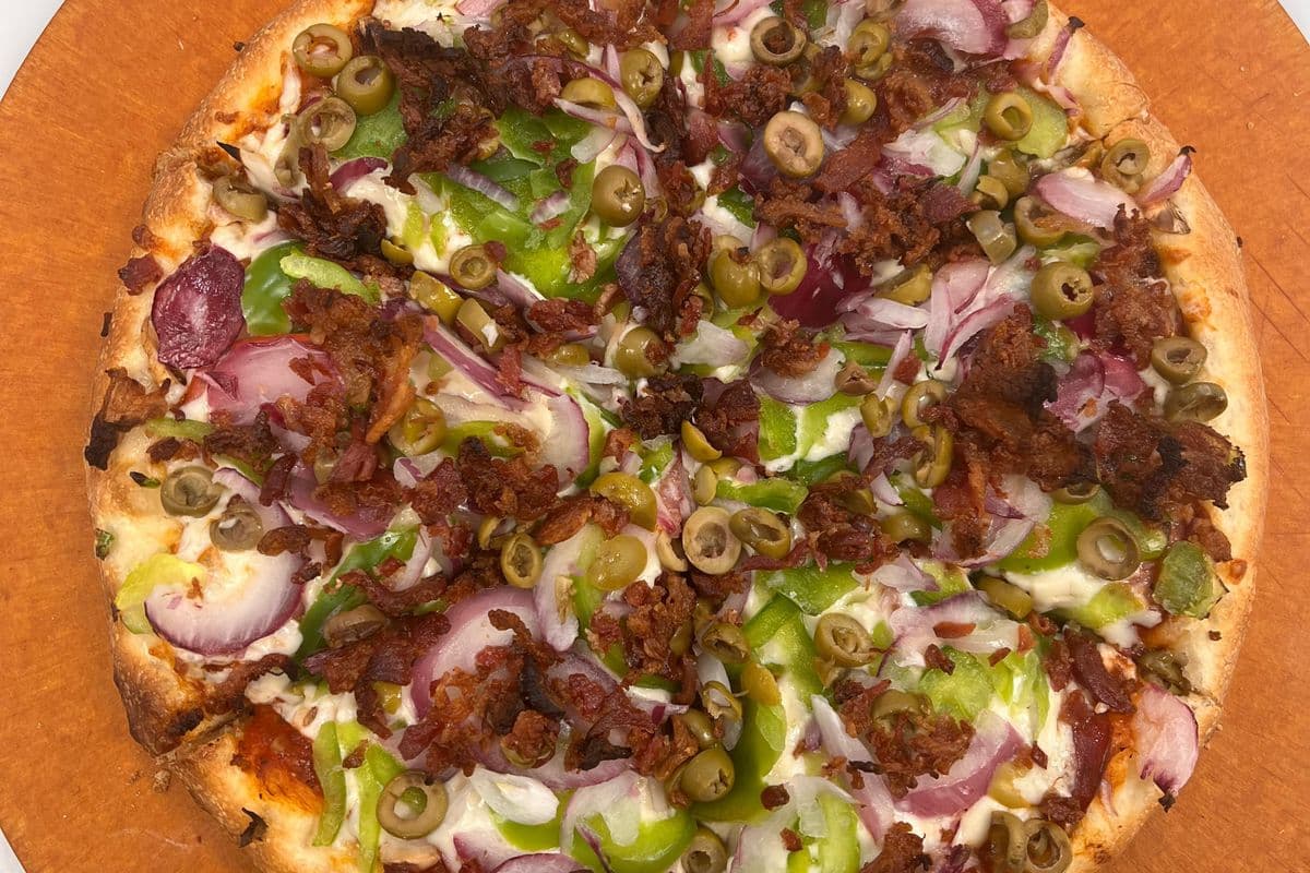 Large Mr. Mozzarella Pizza