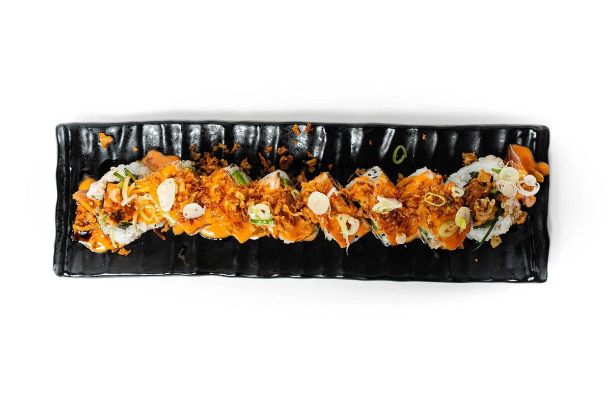 Torched Golden Dragon Roll (8 pcs)