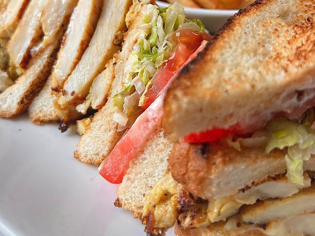 Club de Poulet Grillé de Californie / California Grilled Chicken Club