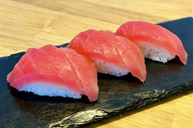 78. Tuna Sushi (3 pcs)