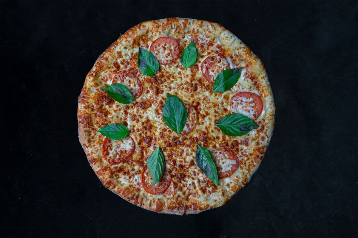 12" Medium Margherita Pizza