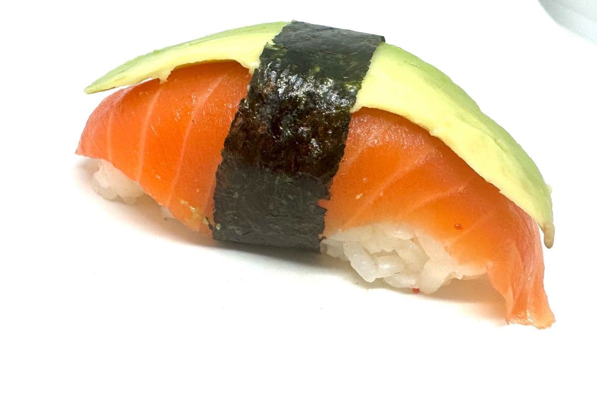 5. Philly Kunsei Sake Nigiri (2 mcx / pcs)