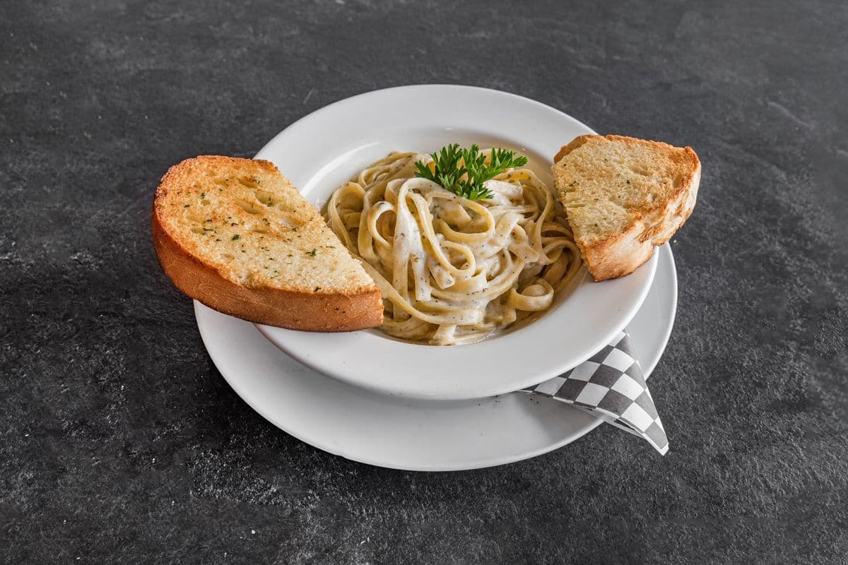 Fettuccine Alfredo