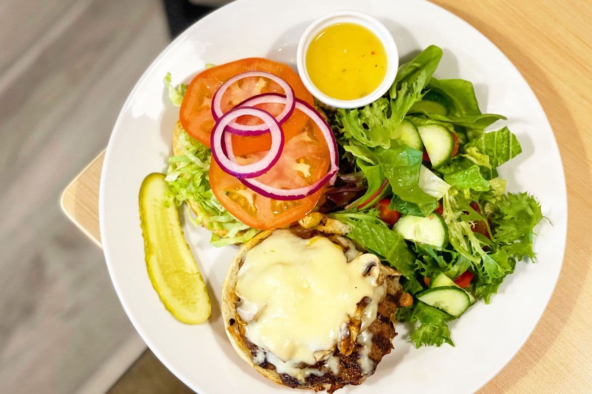 Mushroom Mozza Burger