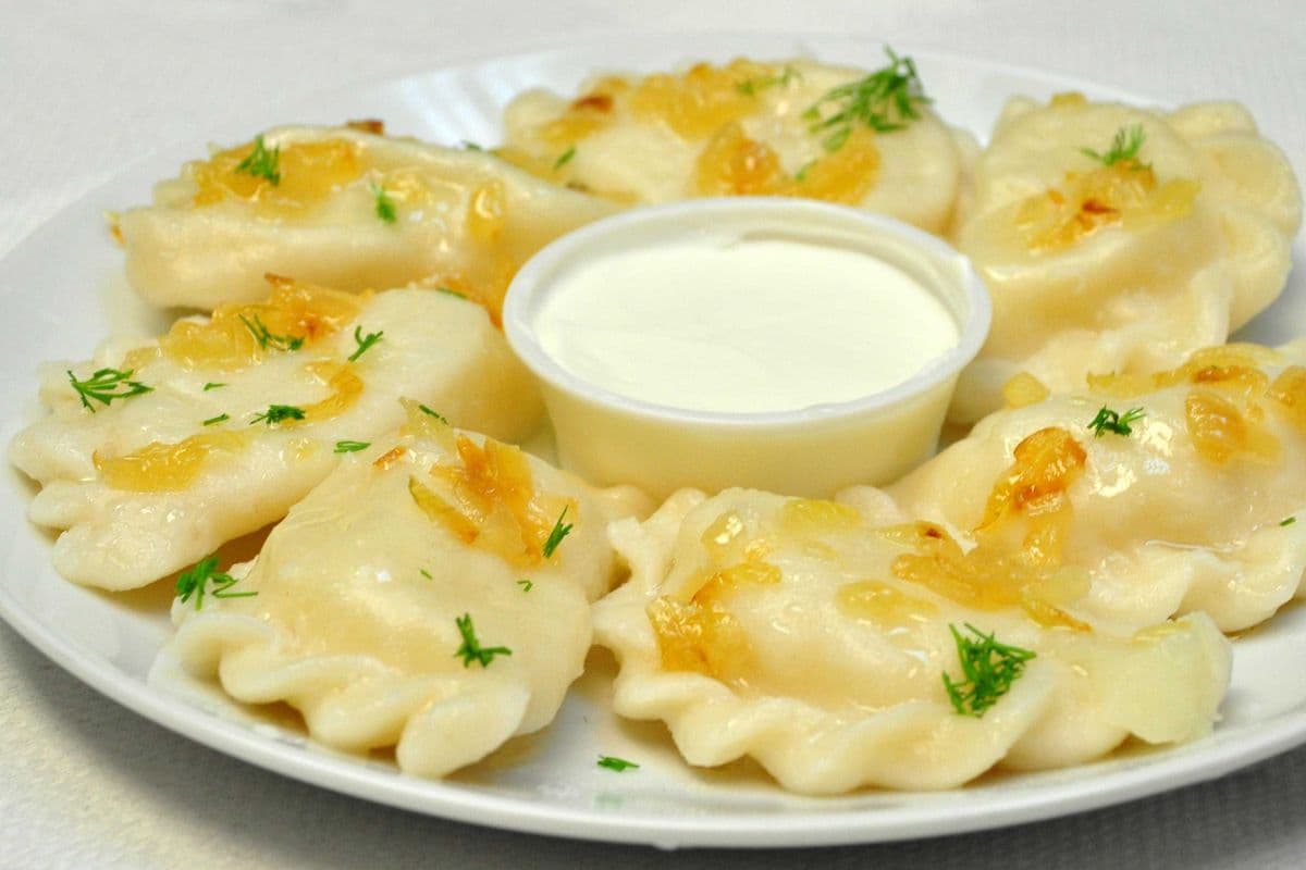 Pierogies with Potato and Cheese (8 pcs)+ Sour Cream