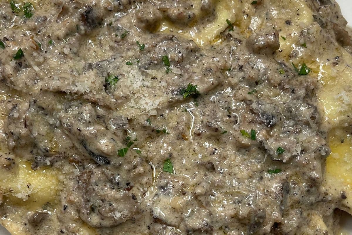 Truffle sauce beef tortellini