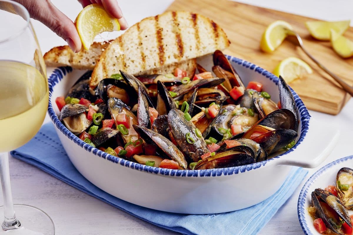 White Wine and Garlic Mussels