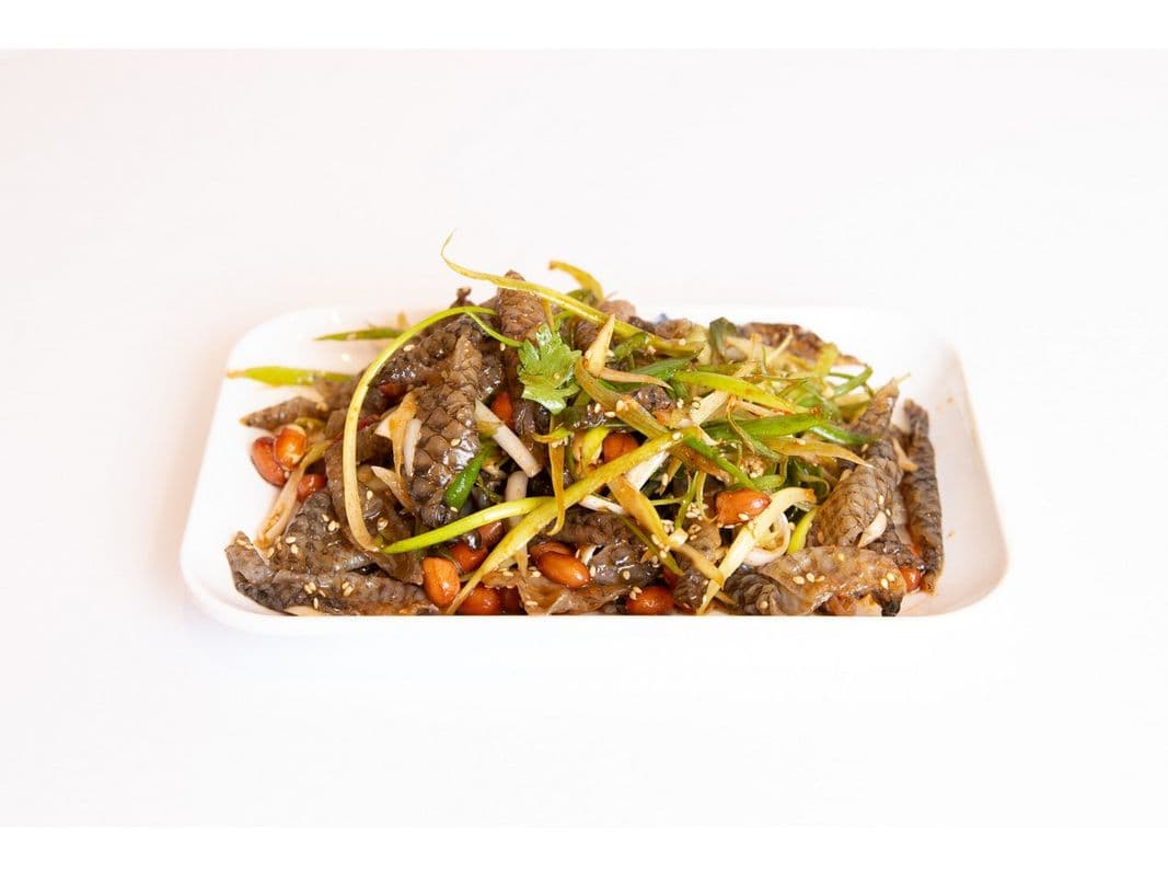 S20 Fish skin tossed with soy sauce and green onion / 順德涼拌魚皮 S20
