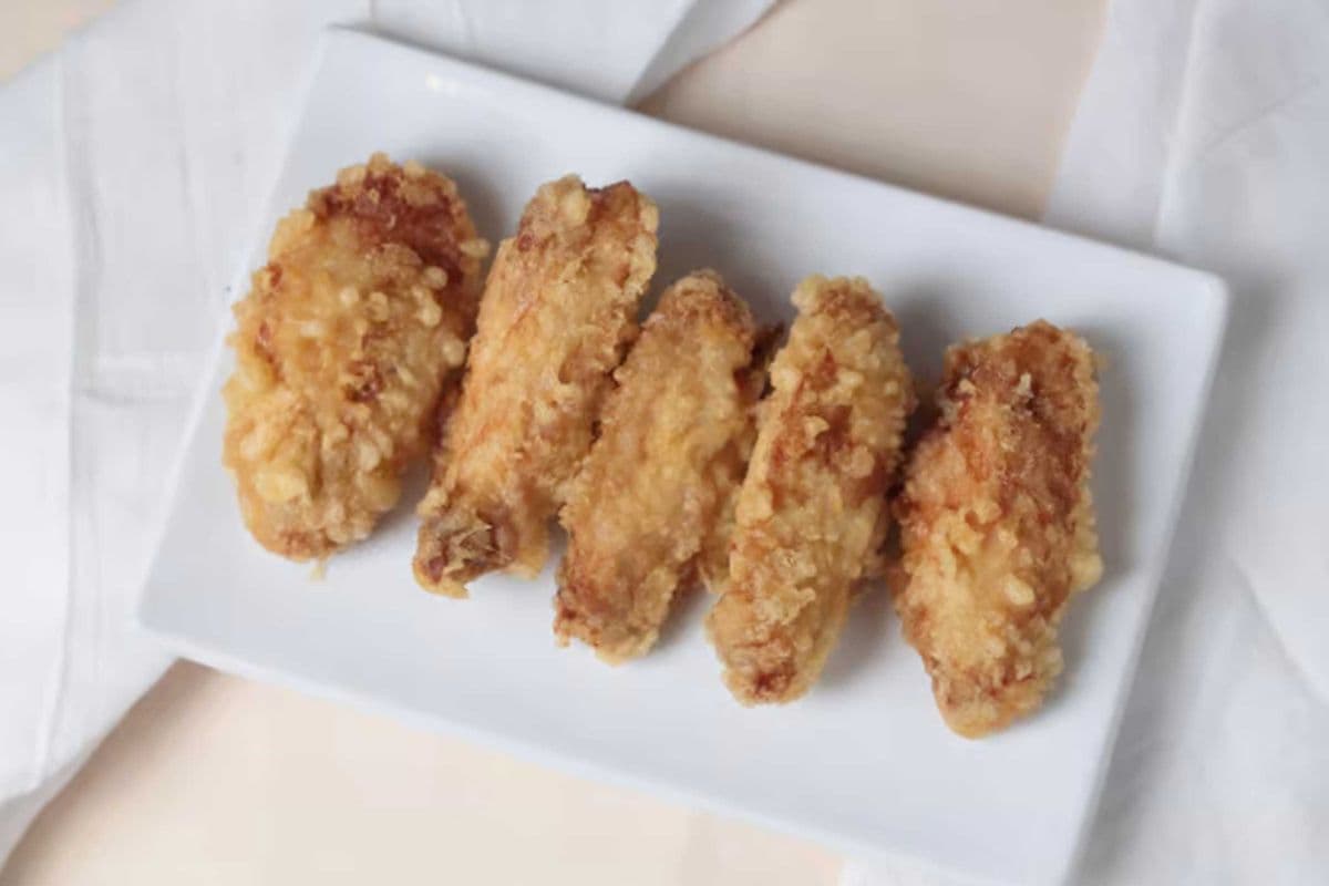 4. Deep-Fried Chicken Wings (6 pcs)