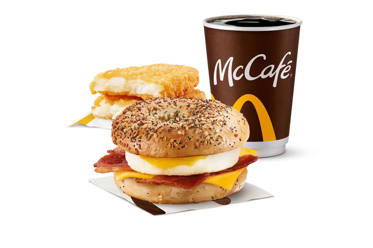 Everything Bacon 'N Egg Bagel Extra Value Meal [700-730 Cals]