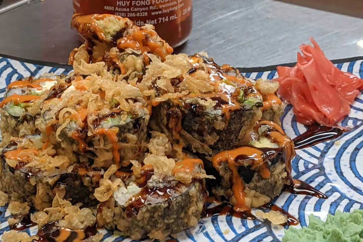 Volcano Roll (8 big pcs)