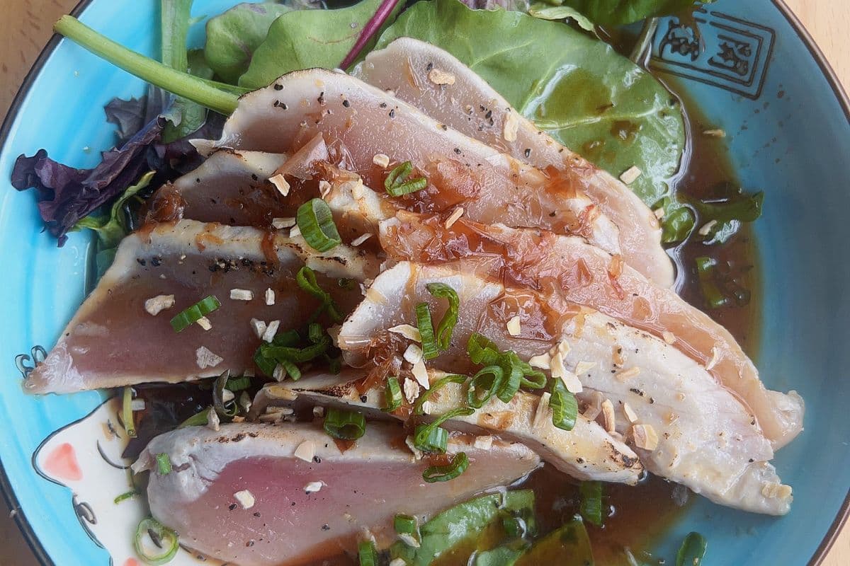 8pcs tuna tataki (8片金枪鱼炙烧)