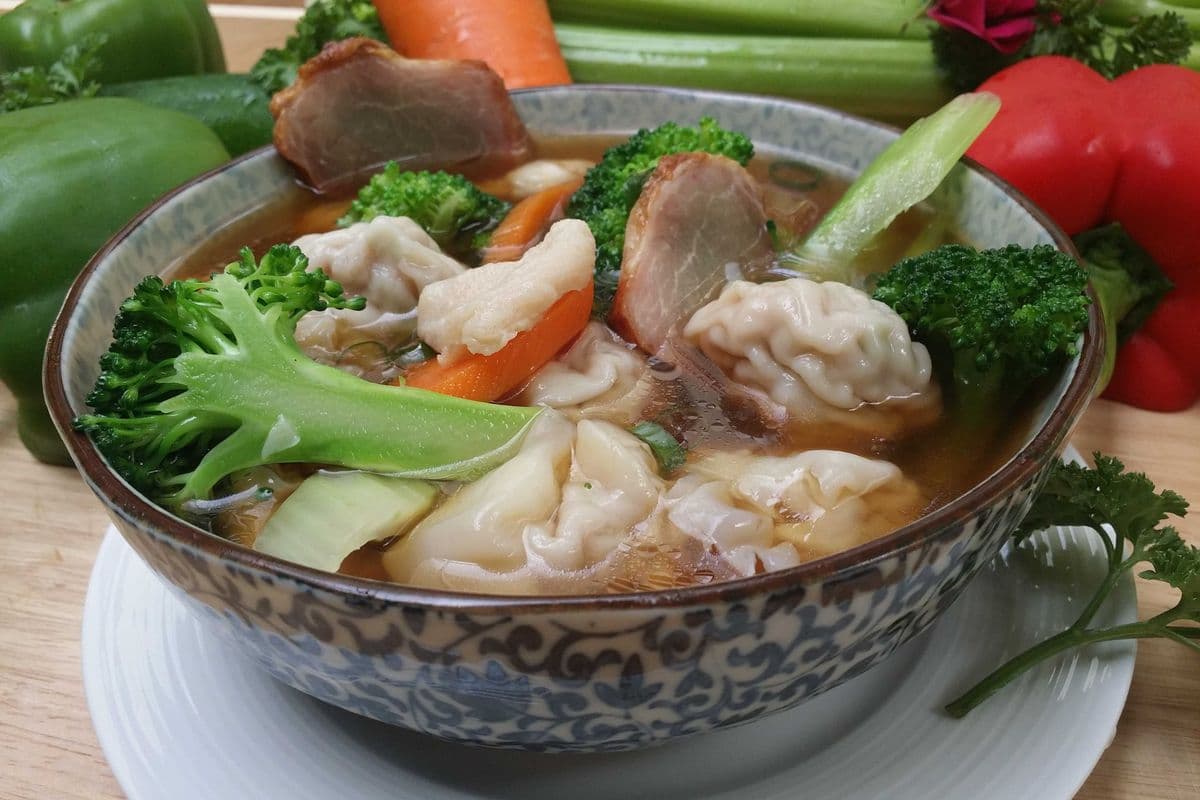 Wor Wonton Soup 窝云吞