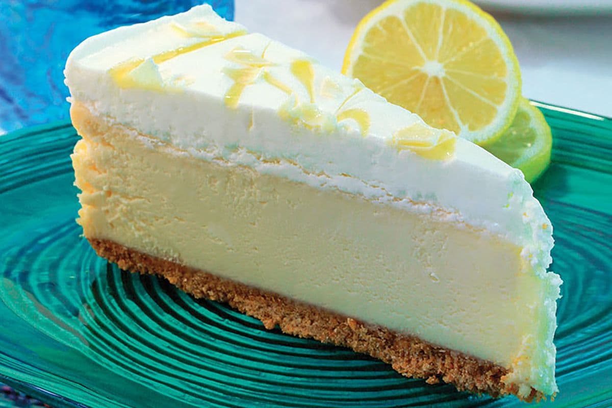 Lemon and White Chocolate Cheesecake (490 Cal)