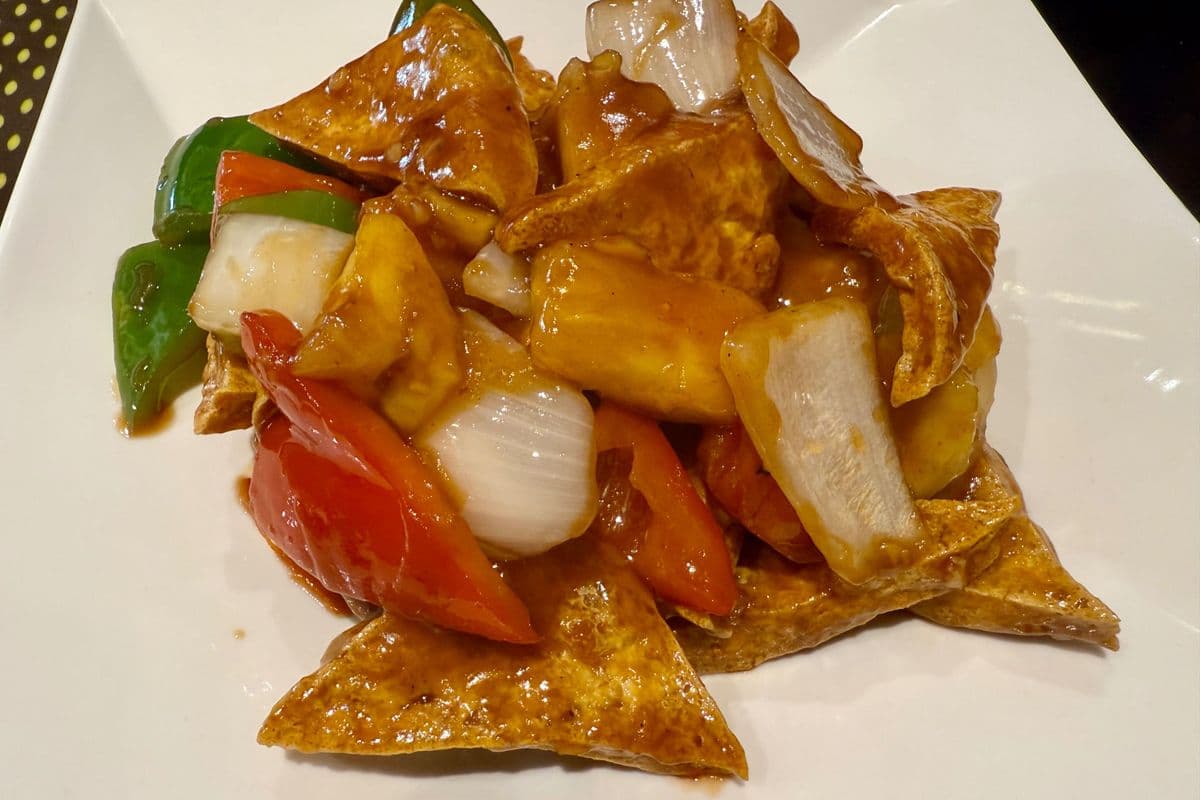 63. Sweet-and-Sour Tofu (Tofu Preow Waan)