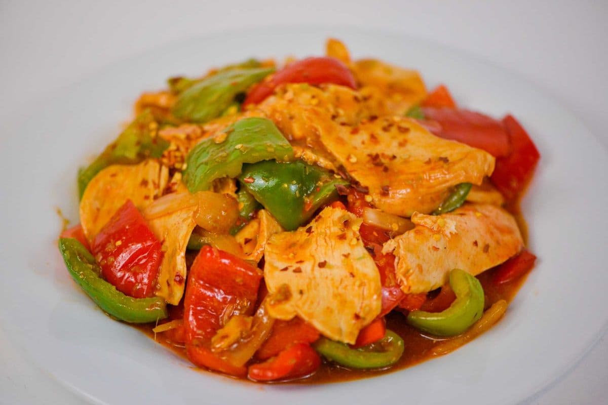 68. Stir-Fried Chicken with Lemongrass Sauce (with Bell Peppers & white onions, carrots) - Ga Xao Xa Ot