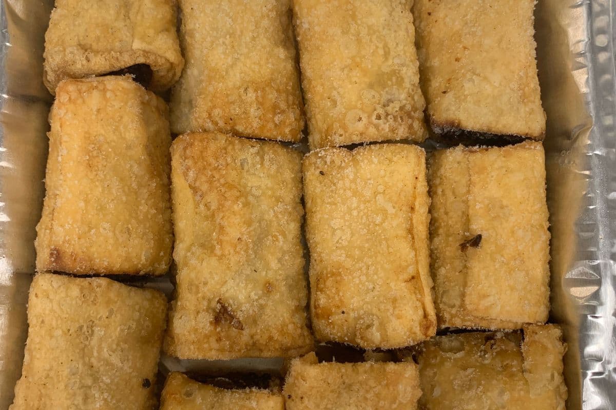 Rouleaux aux oeufs sauce aux prunes / Egg rolls with plum sauce
